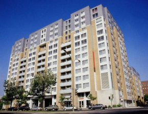 Отель Hotel Faubourg Montreal Centre-Ville Downtown  Монреаль